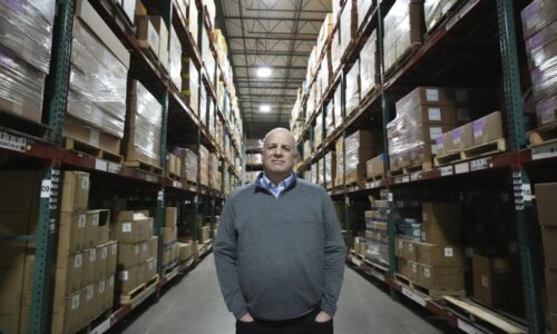 Cuộc chiến pháp lý của doanh nghiệp nhỏ với ông Trump