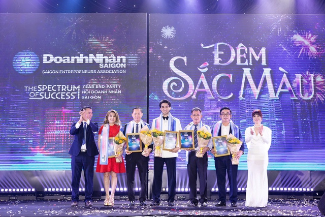 HỘI DOANH NHÂN SÀI GÒN TỔNG KẾT HOẠT ĐỘNG HỘI NĂM 2025  VỚI CHỦ ĐỀ “ĐÊM SẮC MÀU” - Ảnh 1.