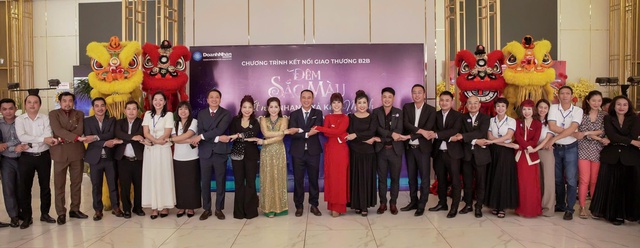 HỘI DOANH NHÂN SÀI GÒN TỔNG KẾT HOẠT ĐỘNG HỘI NĂM 2025  VỚI CHỦ ĐỀ “ĐÊM SẮC MÀU” - Ảnh 2.