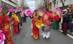 Văn hóa Việt ghi dấu ấn tại lễ diễu hành Tết Âm lịch lớn nhất nước Pháp